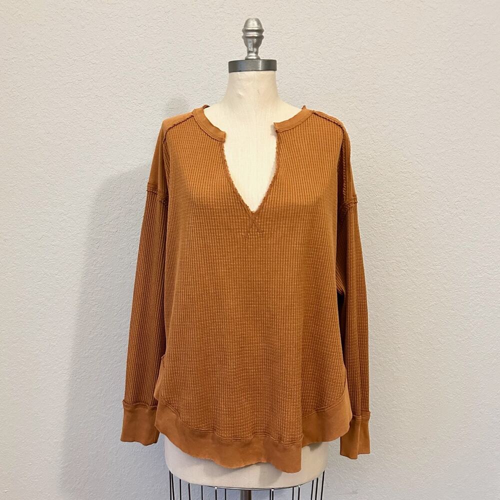 WE THE FREE Owen Thermal Top Ginger Brown Oversized Waffle Split Neck